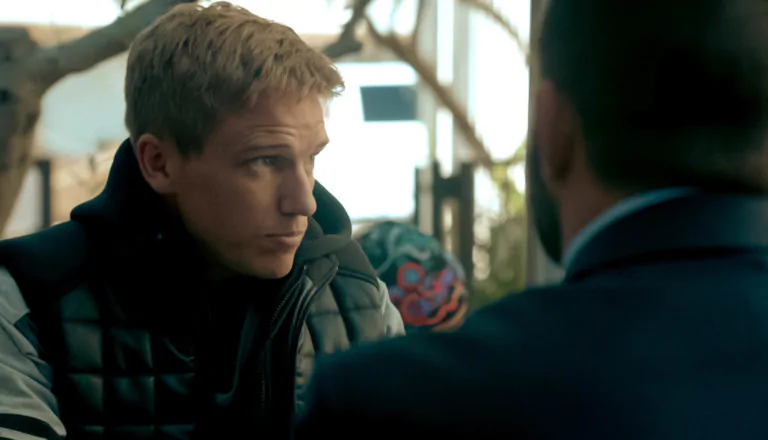 Момент из 11 серии 8 сезона